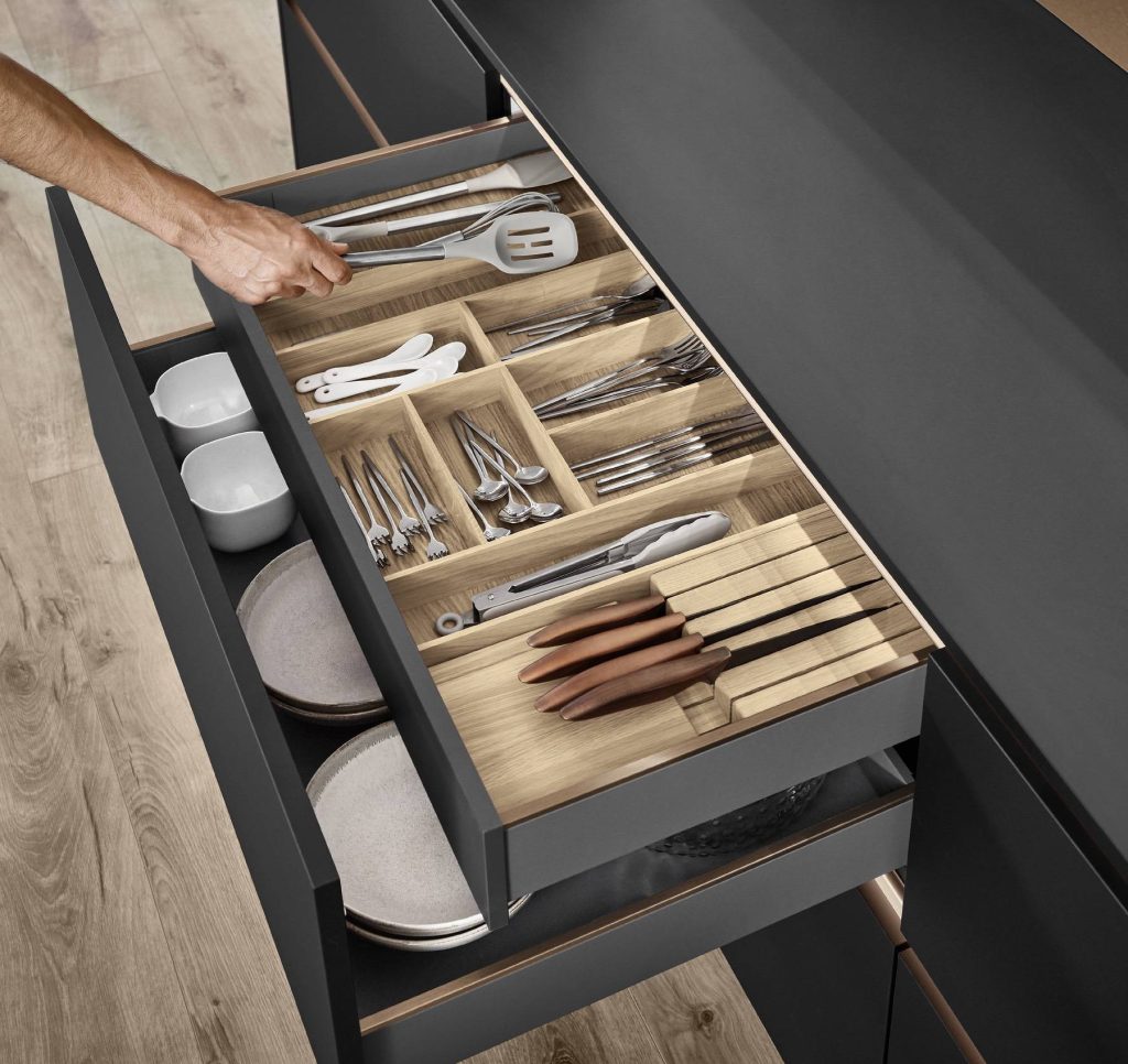 Modern Kitchens Chesterfield | Contemporary German Kitchen Design - 30885 24 Senso 496 P | Square Kitchens, Sheffield