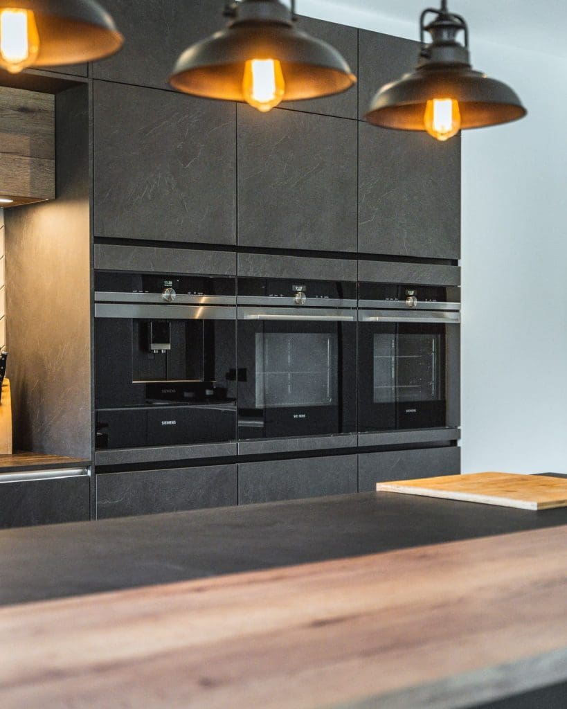 R10 | Square Kitchens, Chesterfield
