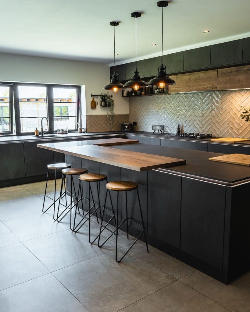 R11 | Square Kitchens, Chesterfield
