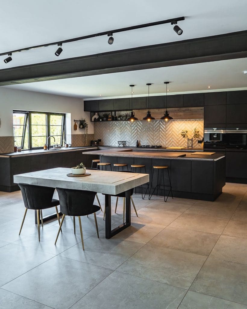 R12 | Square Kitchens, Chesterfield