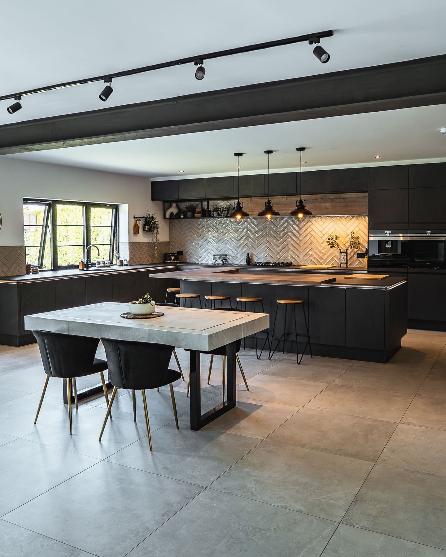 R12 | Square Kitchens, Chesterfield