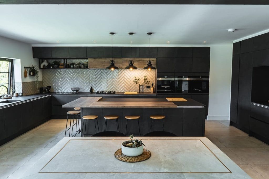 R5 | Square Kitchens, Chesterfield
