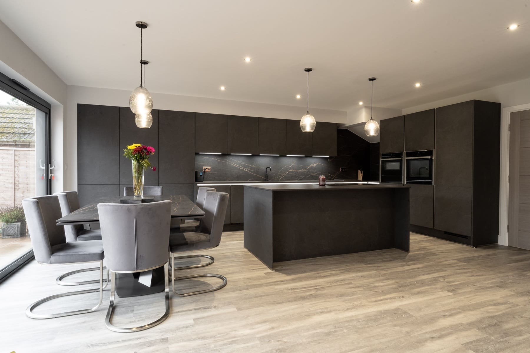 S18 | Square Kitchens, Chesterfield