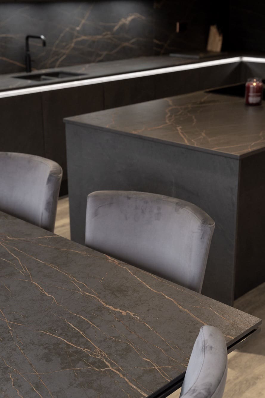 S22 | Square Kitchens, Chesterfield